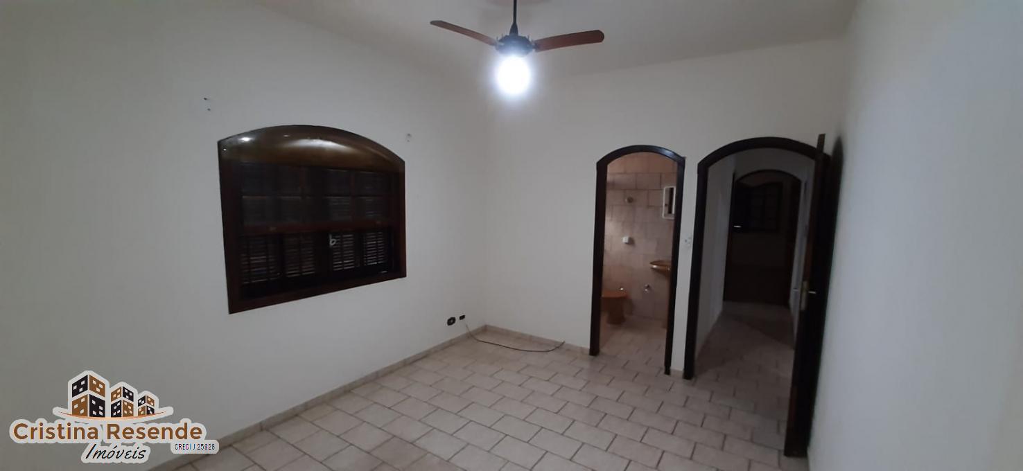 Casa à venda com 2 quartos, 250m² - Foto 8