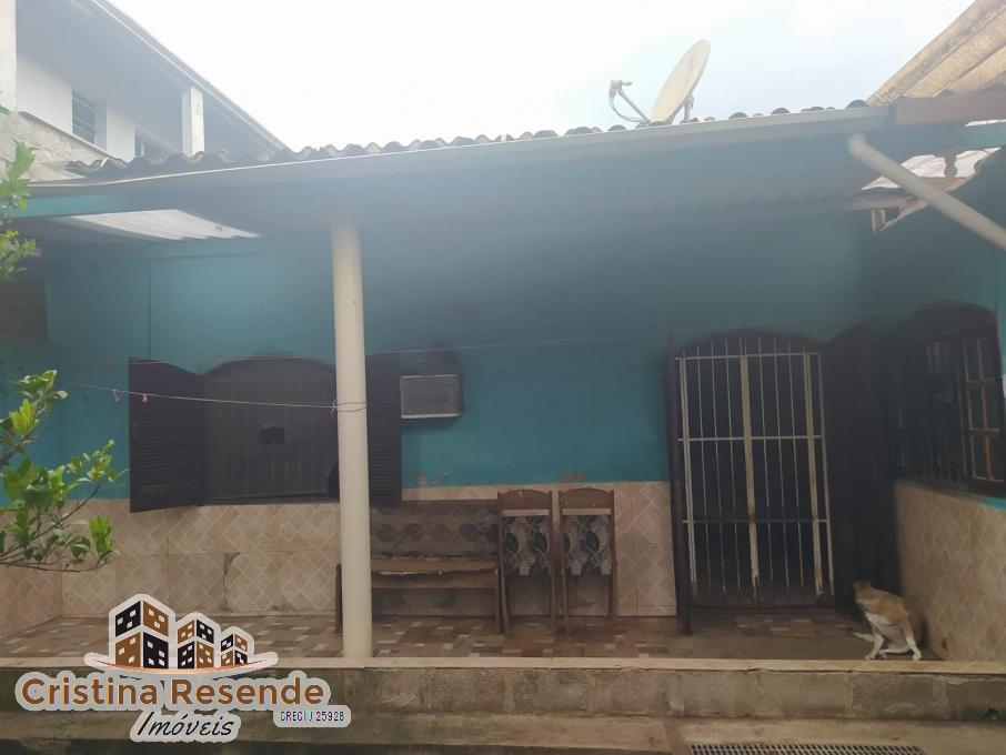Casa à venda com 3 quartos, 300m² - Foto 1