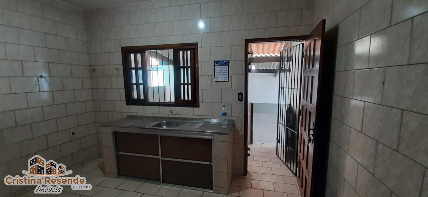 Casa à venda com 2 quartos, 250m² - Foto 9