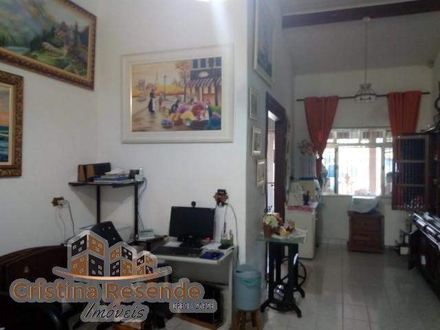 Casa à venda com 2 quartos, 1350m² - Foto 17