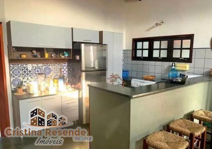 Casa à venda com 3 quartos, 240m² - Foto 2