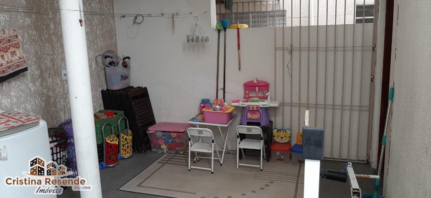 Sobrado à venda com 2 quartos, 100m² - Foto 3