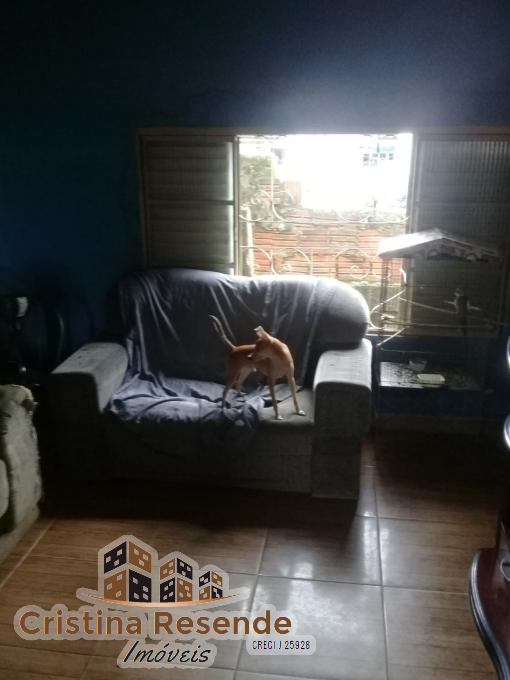 Casa à venda com 3 quartos, 220m² - Foto 2